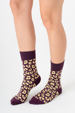 Leopar Desenli Unisex GOTS Sertifikalı Organik Pamuk Çorap – Vegan - Magenta/Limon
